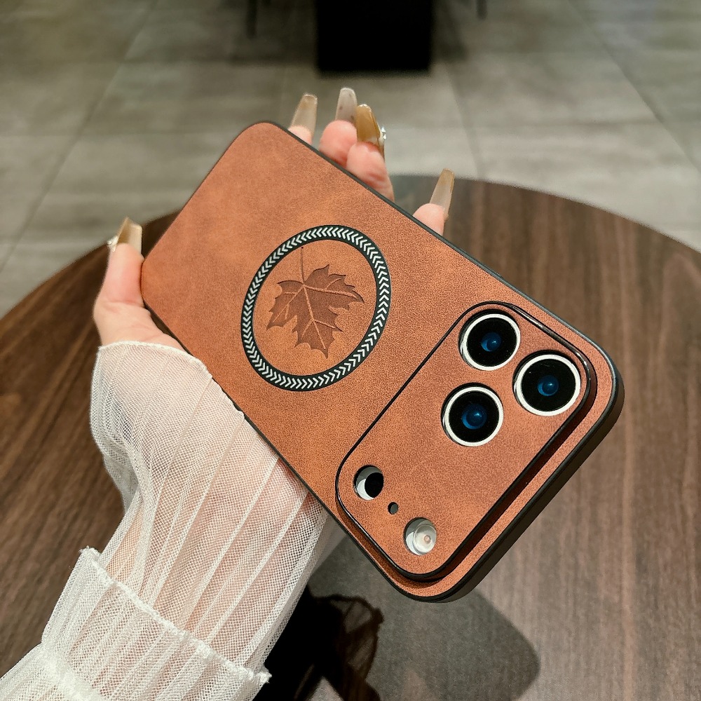 Camera Leather Case - Magnetyczne skórzane etui na iPhone'a 17