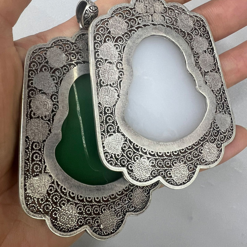 Antyczny kolekcjonerski amulet – Vintage Collectible Market recenzja i cena